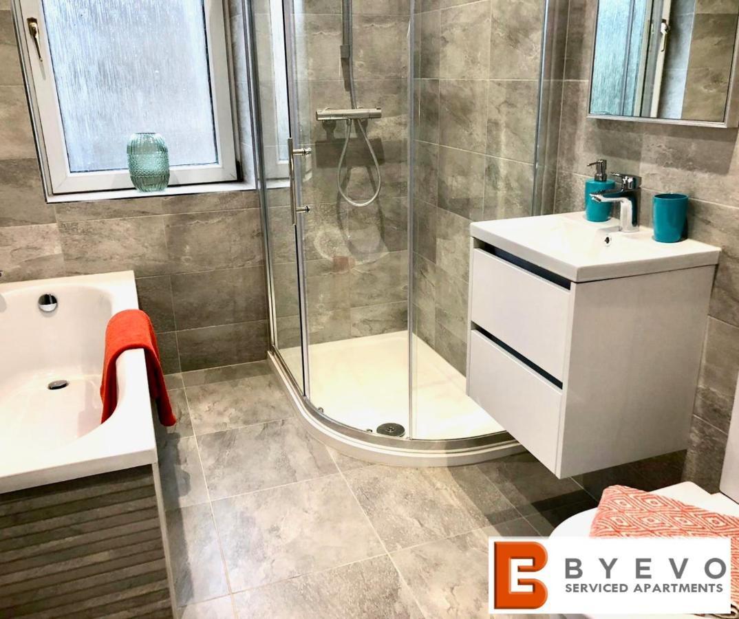 Byevo Almar Villa - Close To City And Airport - Perfect For Contractors Or Large Groups Глазго Экстерьер фото